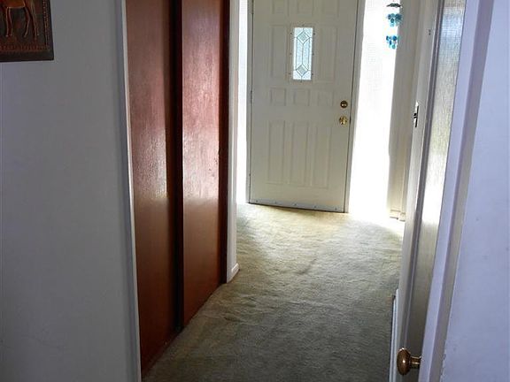 5th image of 15 Lawrence Ave