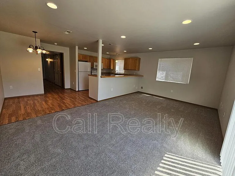 2420 E Joseph Ave — Photo 3