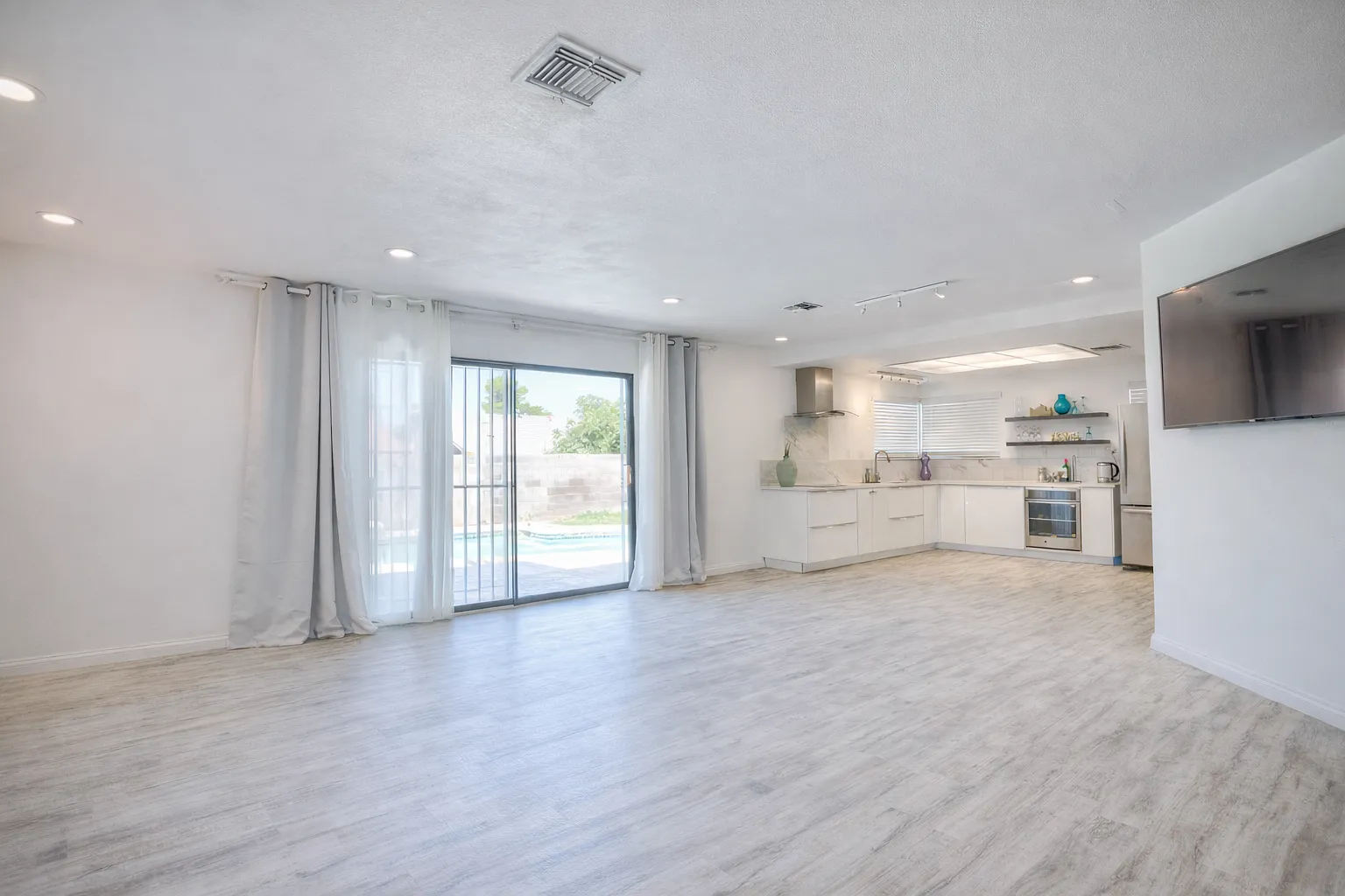 3 bed, $2,875 — Photo 1