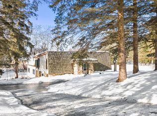 2231 N Glendale Rd, Oconomowoc, WI 53066