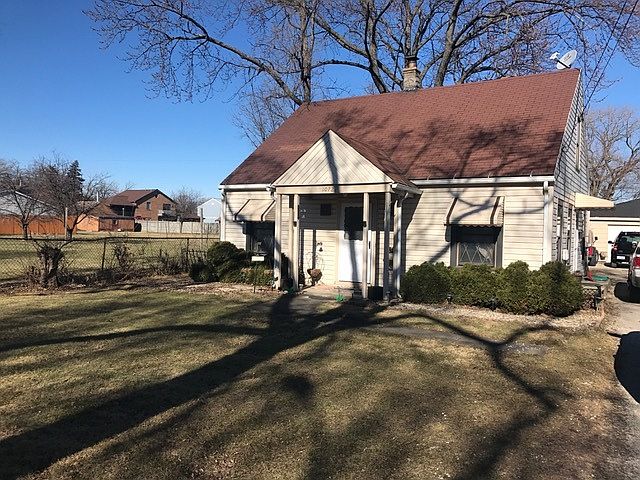 1st image of 10722 Diversey Ave