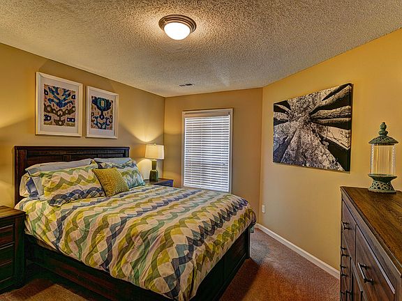 3rd image of 2114 Hyde Dr