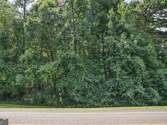 3rd image of 111 Crescent Dr