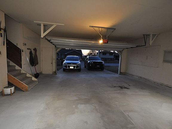 4th image of 214 Nelson Cir