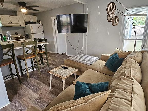 2nd image of 1106 N J St #4