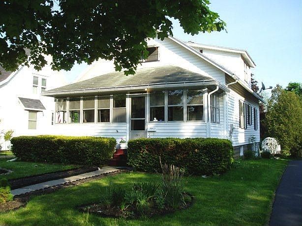 1st image of 285 Gibson St