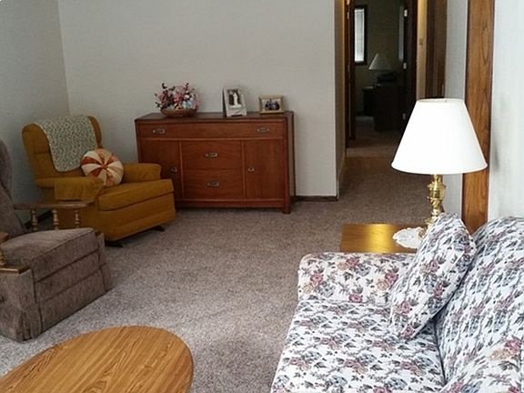 3rd image of 1109 Waushara Dr