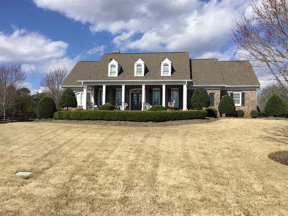 1st image of 405 Richmond Ct