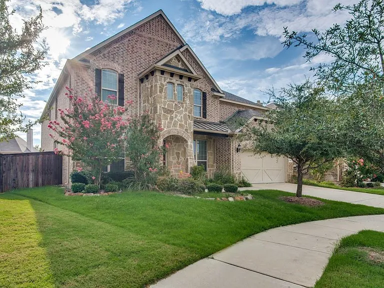 7592 Plowman Ln — Photo 2