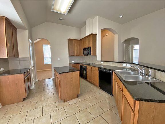 5th image of 10674 Bancroft Ln