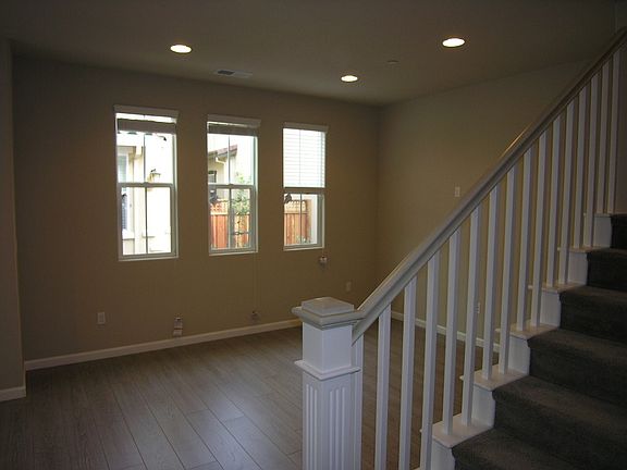 5th image of 620 Montage Cir