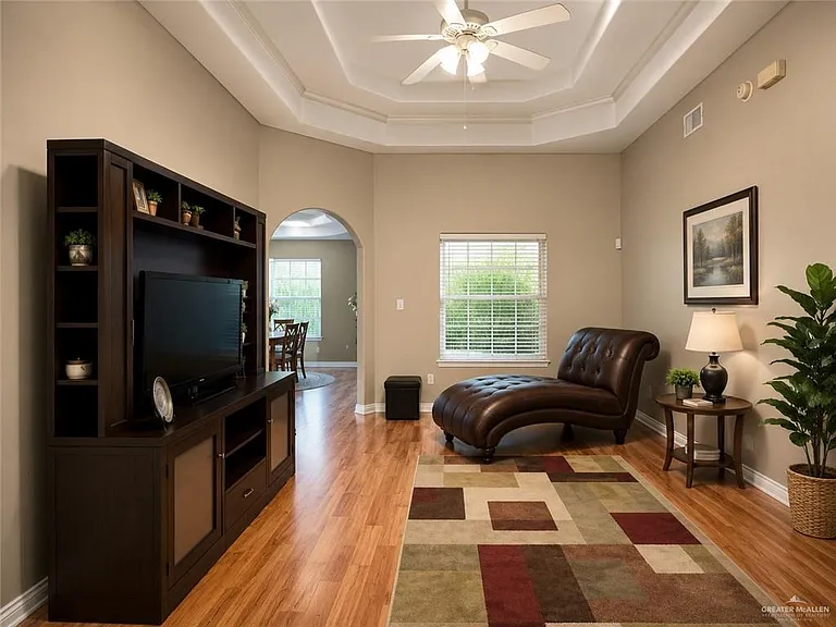 1328 Nora Dr — Photo 3