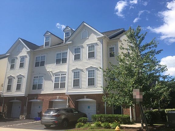 2nd image of 6811 Hampton Bay Ln