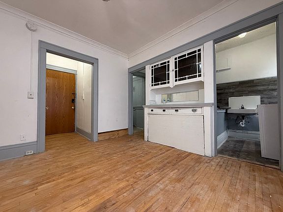 2nd image of 1302 Linden Ave APT 113