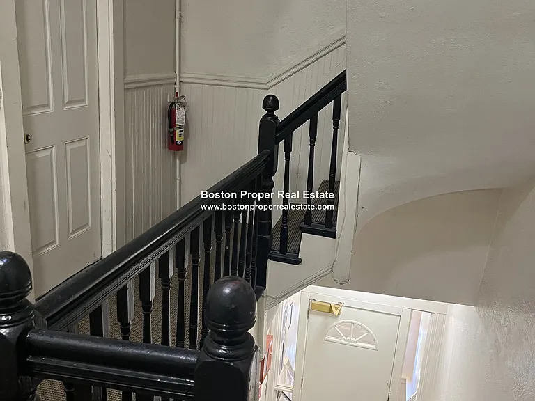 24 Phillips St #4 — Photo 6