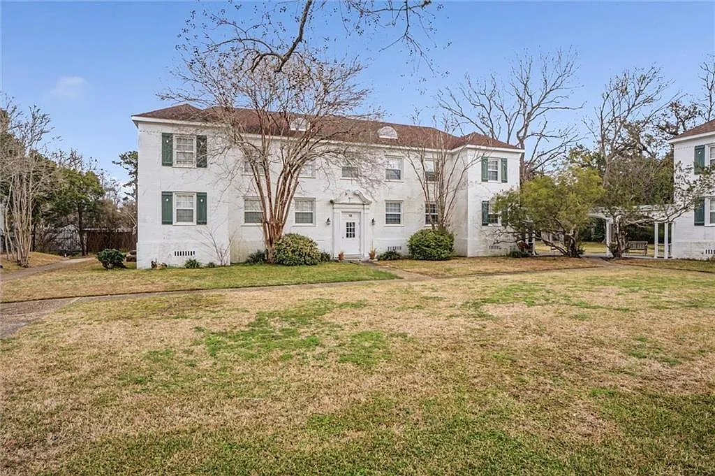 1 bed, 1.0 bath, 792 sqft, $1,300 — Photo 1
