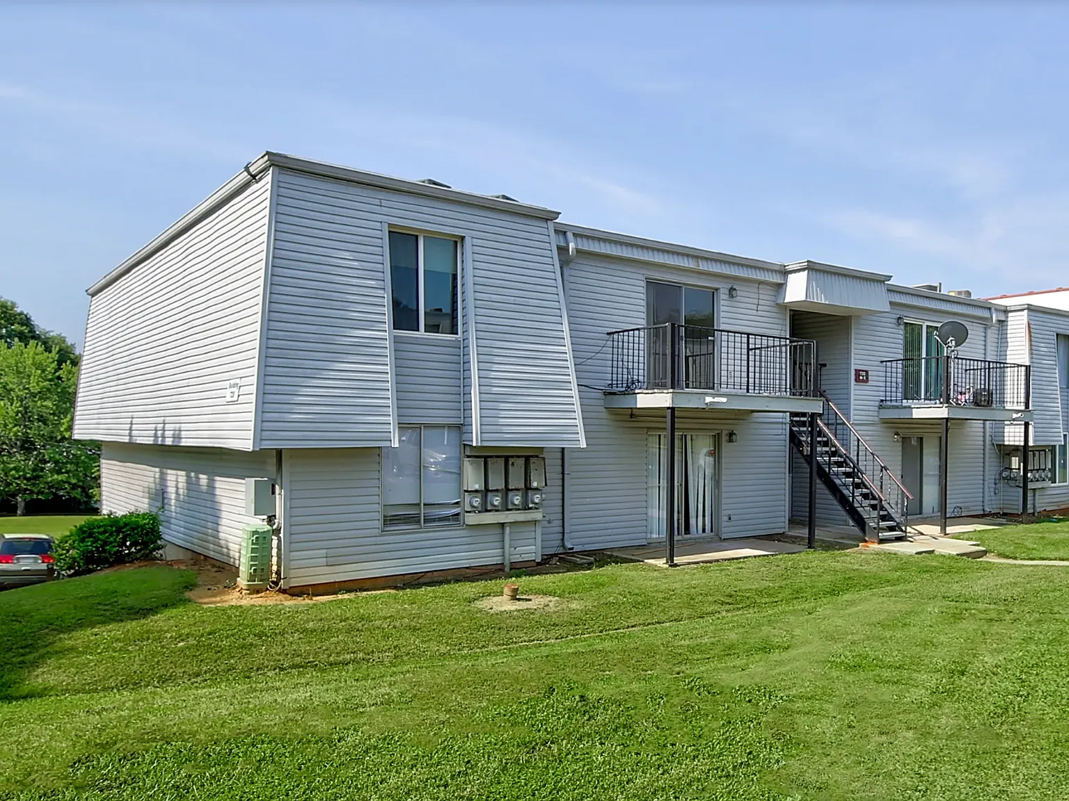 High Meadow Apartments Spacious One- and Two-Bedroom Homes — Photo 2