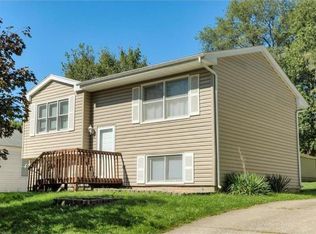 1233 Evans St, Des Moines, IA 50315