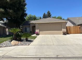 361 W Chennault Ave, Clovis, CA 93611