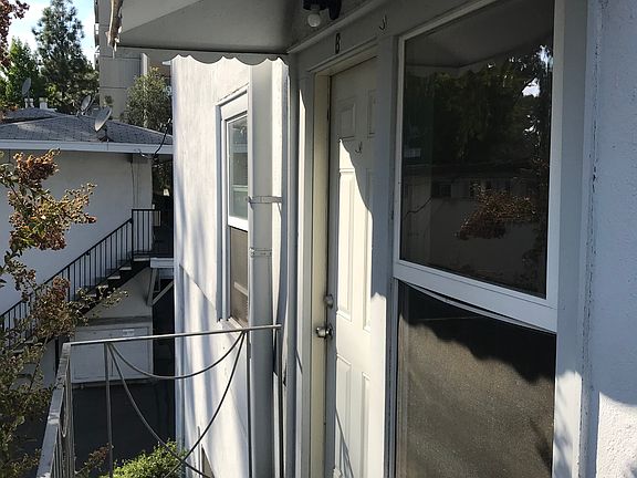 4th image of 423 N El Molino Ave #B