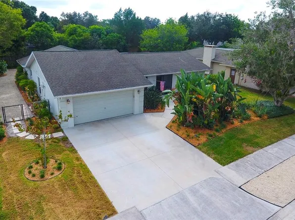 2014 Country Meadows Ln, Sarasota, FL 34235