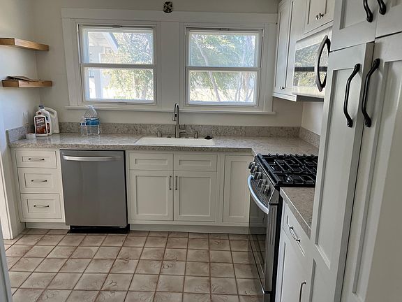 Kitchen work quartz counter tops