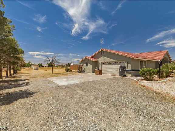 4th image of 1460 Red Rock Dr