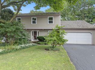1046 Viking Ct, Batavia, IL 60510