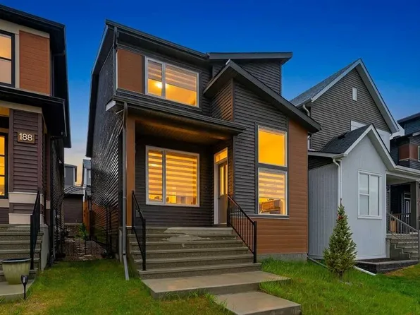 184 SE Rowmont Blvd NW, Calgary, AB T3L 0H3