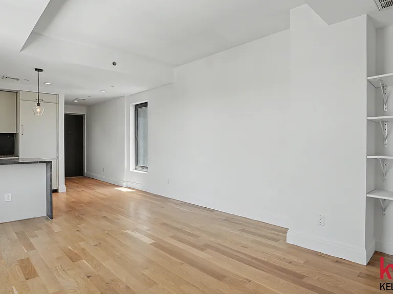 554 4th Ave #E6 — Photo 8