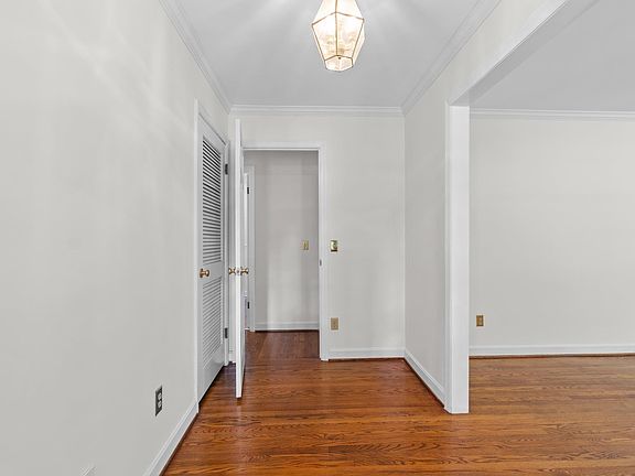 5th image of 521 Nottingham Rd