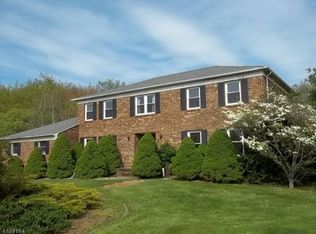 3 Club House Rd, Somerset, NJ 08873