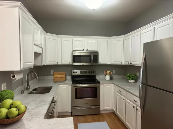 13060 West Bluemound ROAD #208, Elm Grove, WI 53122
