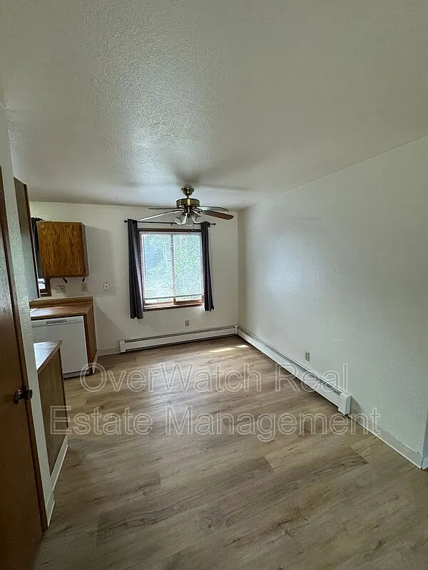 2 bed, 1.0 bath, 1000 sqft, $1,550 — Photo 2