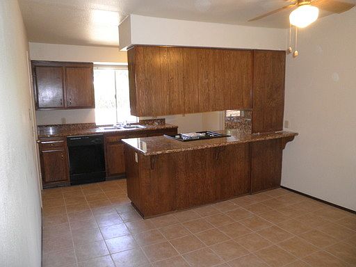 2nd image of 1416 Peach Ave