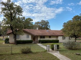 290 Knopp School Rd, Fredericksburg, TX 78624