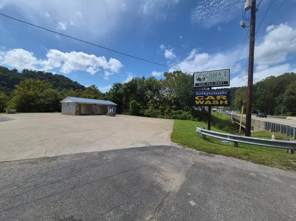 348 State Highway 5 E, Glenville, WV 26351