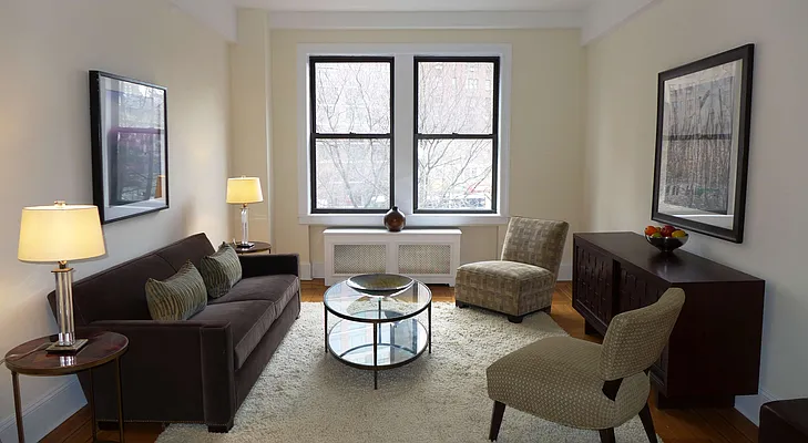 Rented by Metropolitan Equities | media 12