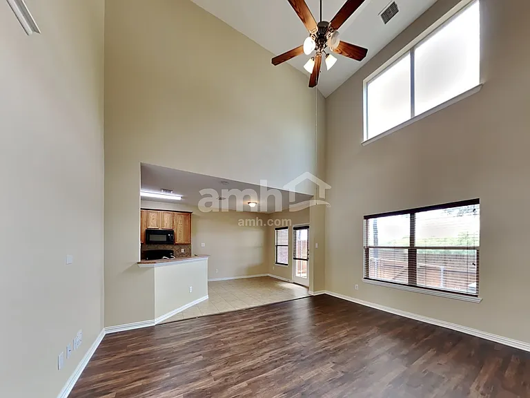 3706 Boxwood Dr — Photo 6