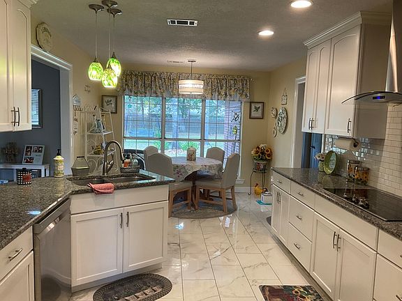 5th image of 13340 Rolling Hills Dr