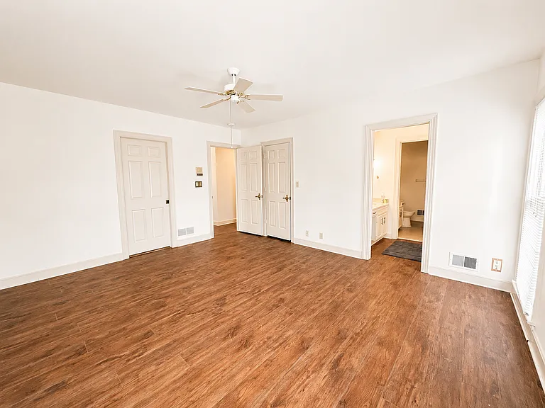 9205 Whitegate Ct — Photo 15