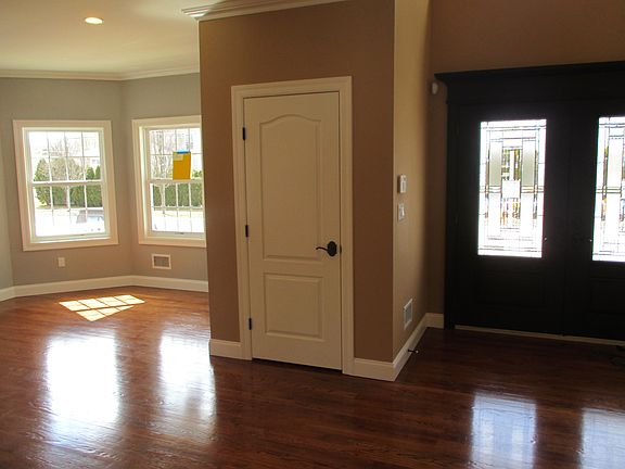 2nd image of 371 2nd Ave