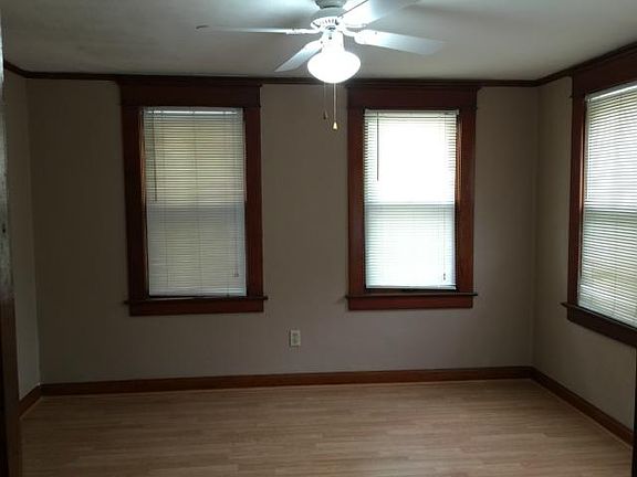 4th image of 3933 Saint John Ave