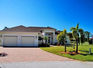 37 Clubhouse Rd, Rotonda West, FL 33947