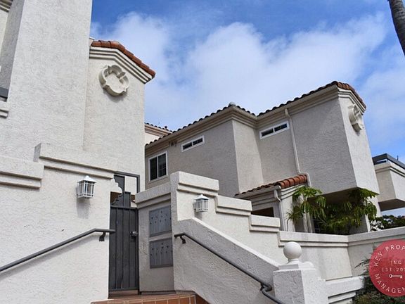 2nd image of 7561 La Jolla Blvd