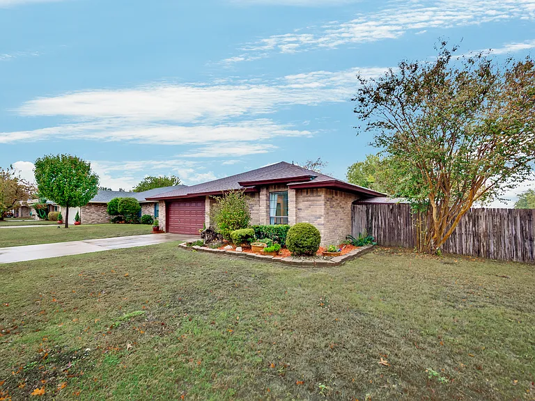 515 Anice Ln — Photo 17