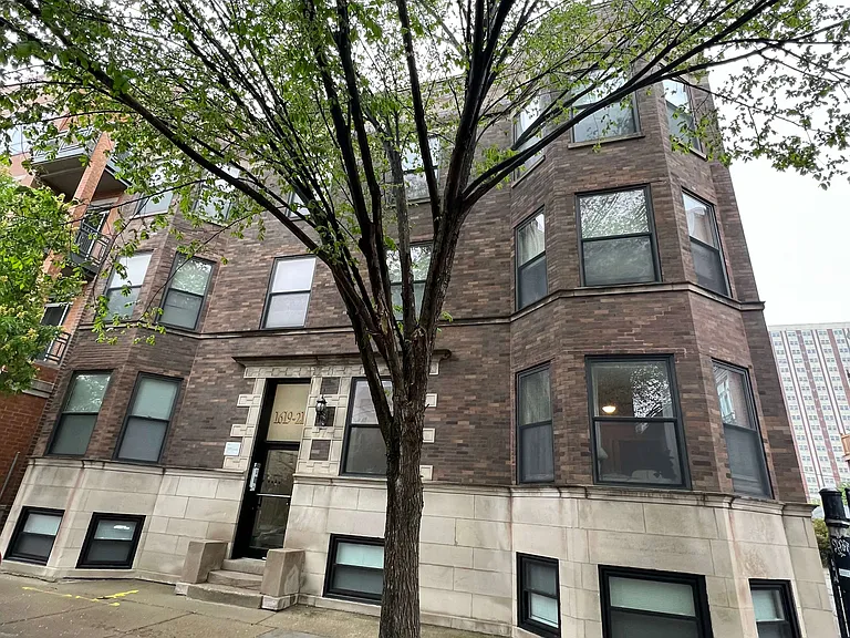 1619-21 W Warren Blvd — Photo 17