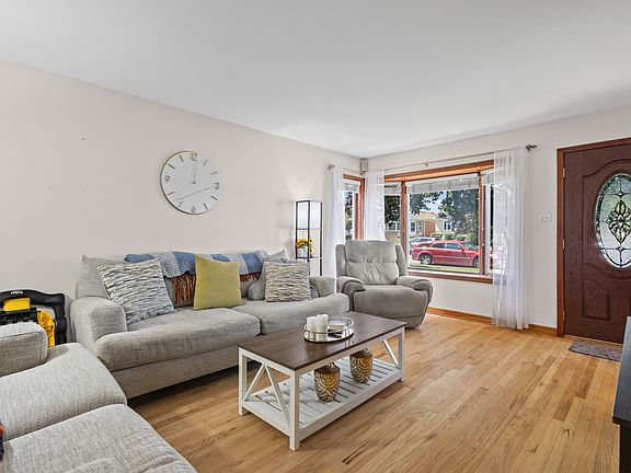 4th image of 7709 Long Ave