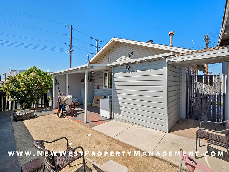 1043 Sampson St #A — Photo 20