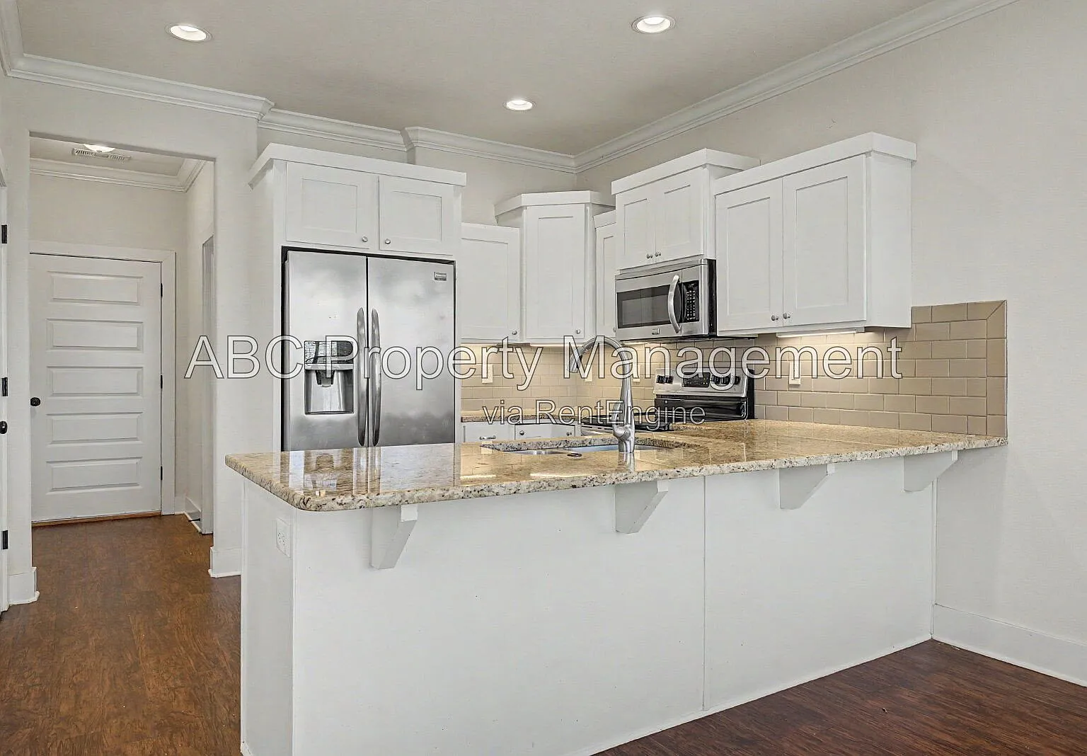 3 bed, 3.0 bath, 1802 sqft, $1,850 — Photo 4